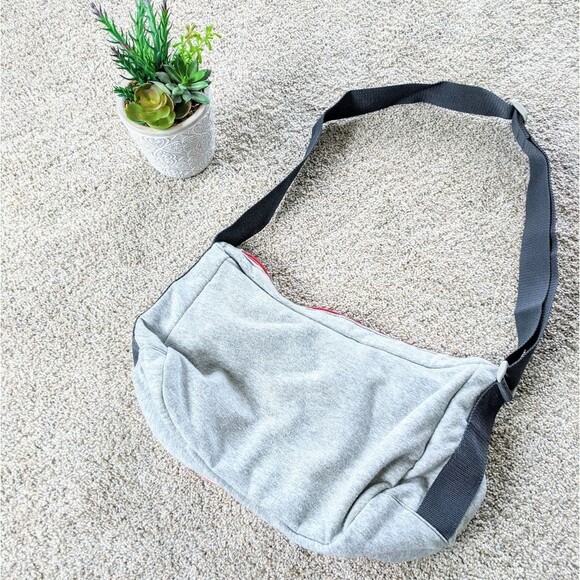 ⭐Red Grey Striped Sling Bag Champion⭐ - Picture 3 of 7